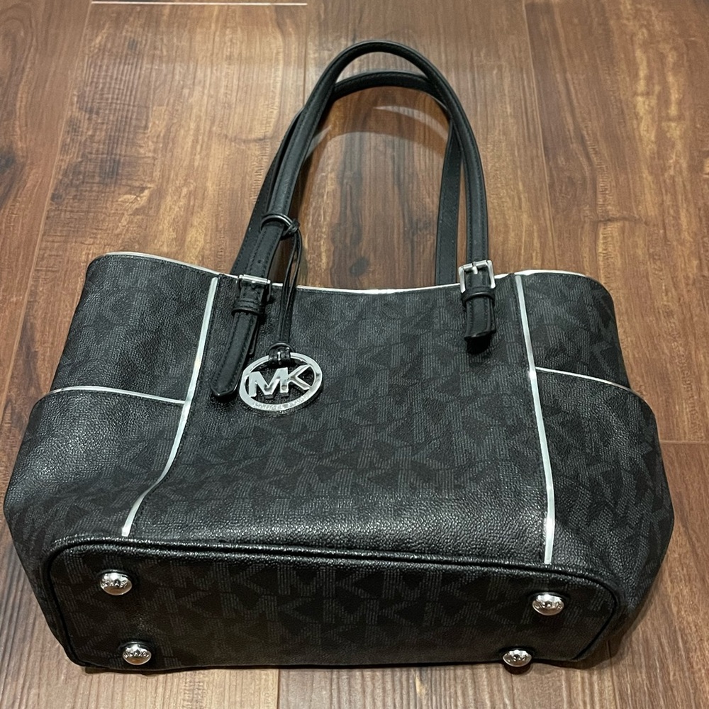 Michael kors shoulder bag